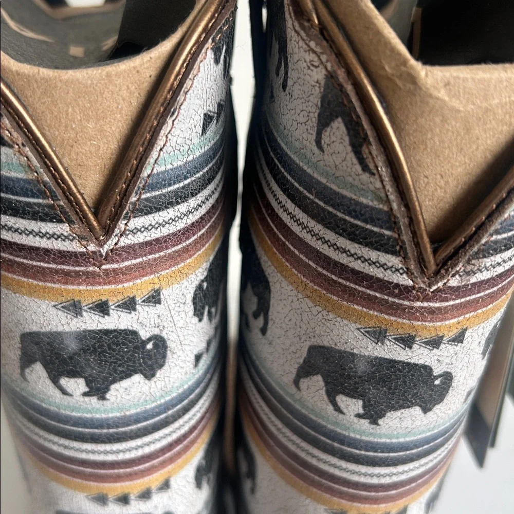 Ariat Women’s CIRCUIT SAVANNA BUFFALO PRINT WESTERN COWGIRL BOOTS SQUARE TOE - Picture 6 of 12